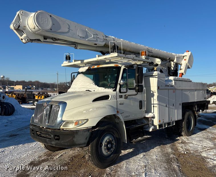 2004 International MA035 bucket truck - DU6969