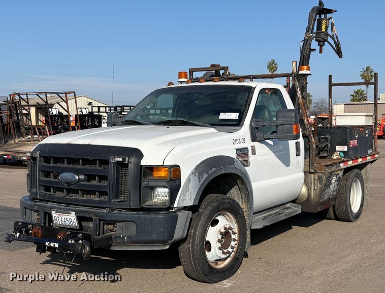 2008 Ford F550 flatbed truck - EC8210