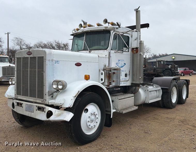 1982 Peterbilt 359 winch truck - EE1393