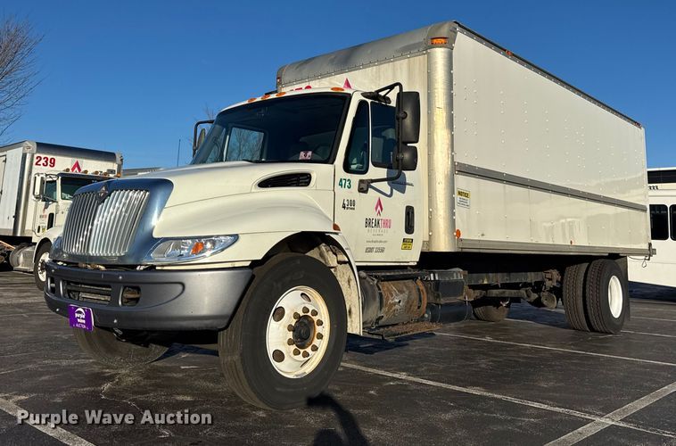 2006 International 4300 box truck - EF2304