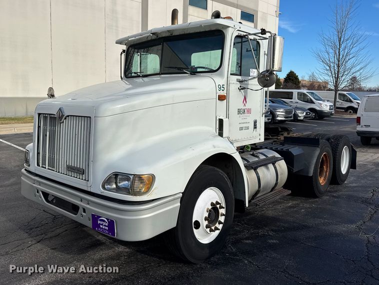 1998 International 9100 semi truck - EF2317
