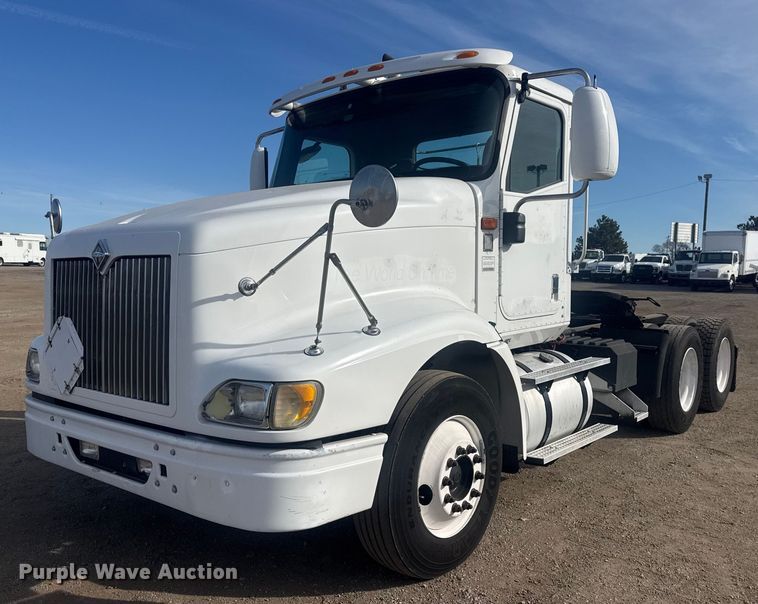 2006 International 9400i semi truck - EG2000