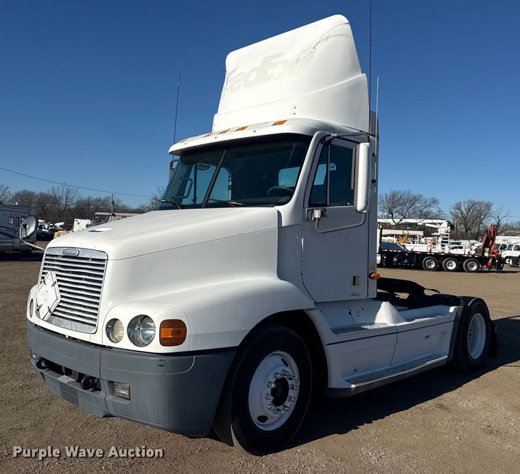 2002 Freightliner Century Class semi truck - EG2062