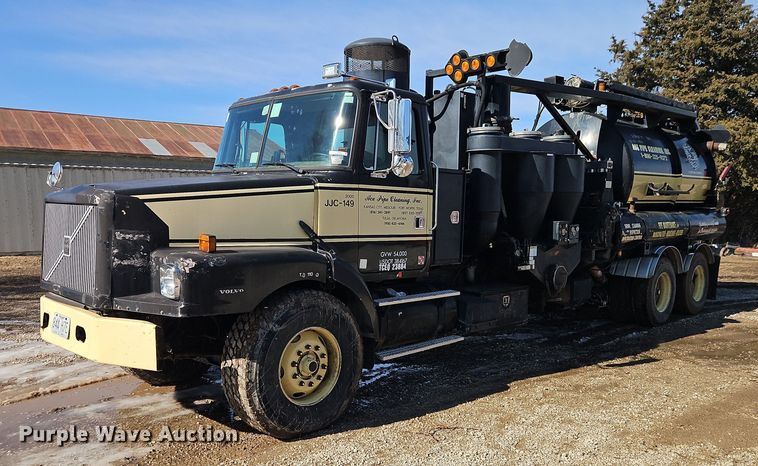 2000 Volvo WG sewer jetter truck - EO4983