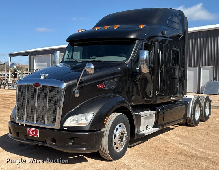 2013 Peterbilt 587 semi truck - ES5768