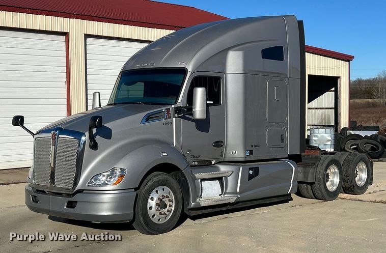2015 Kenworth T680 semi truck - ET6864