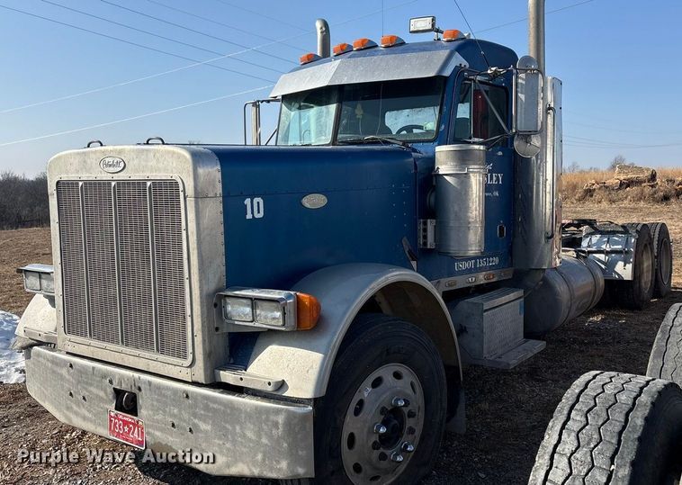 2000 Peterbilt 379 semi truck - EV2671