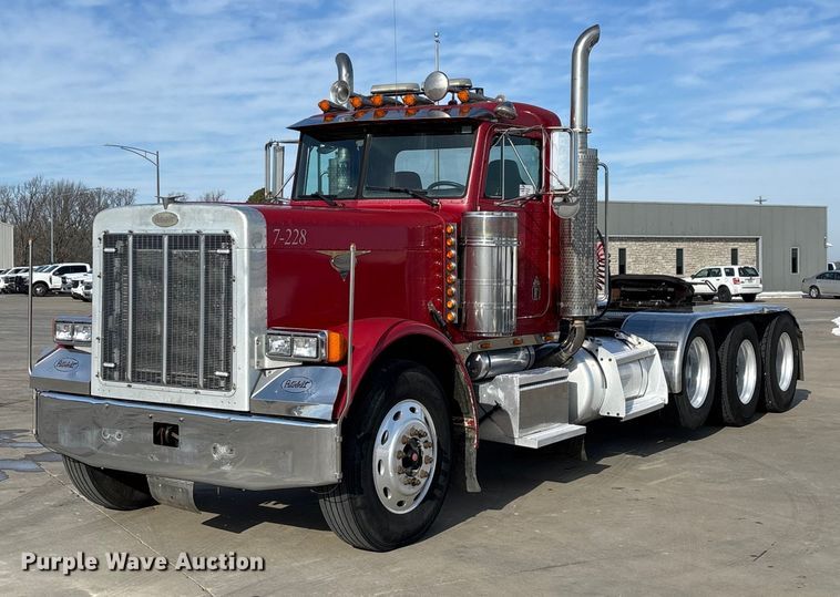 1997 Peterbilt 379 semi truck - FG0059