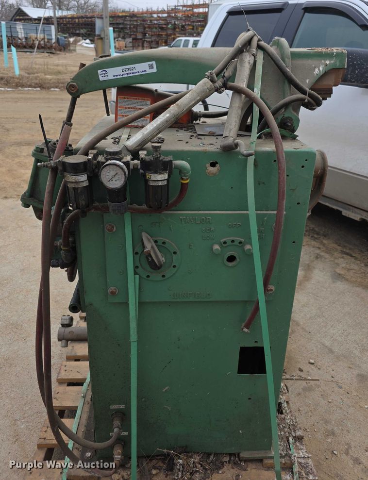 Taylor-Luinfield  NB3675 welder - DZ3821