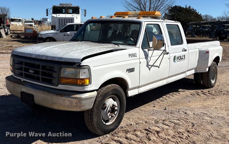 1997 Ford F350 Crew Cab pickup truck - EA7932