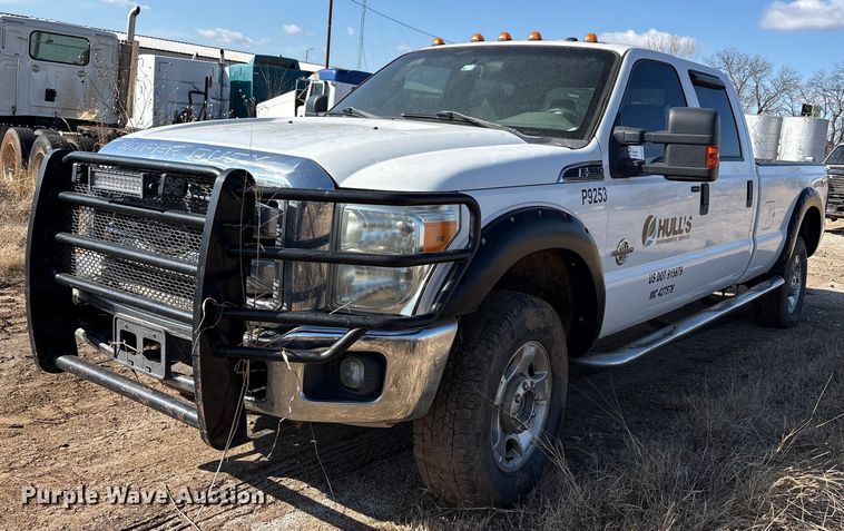 2012 Ford F350 Super Duty Crew Cab pickup truck - EA7937