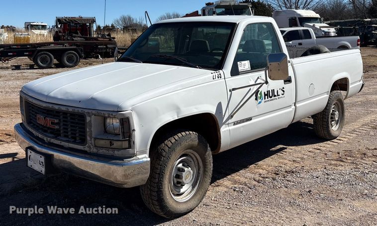 1998 GMC Sierra C2500 pickup truck - EA7943