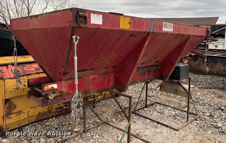 Western salt spreader - EC8243