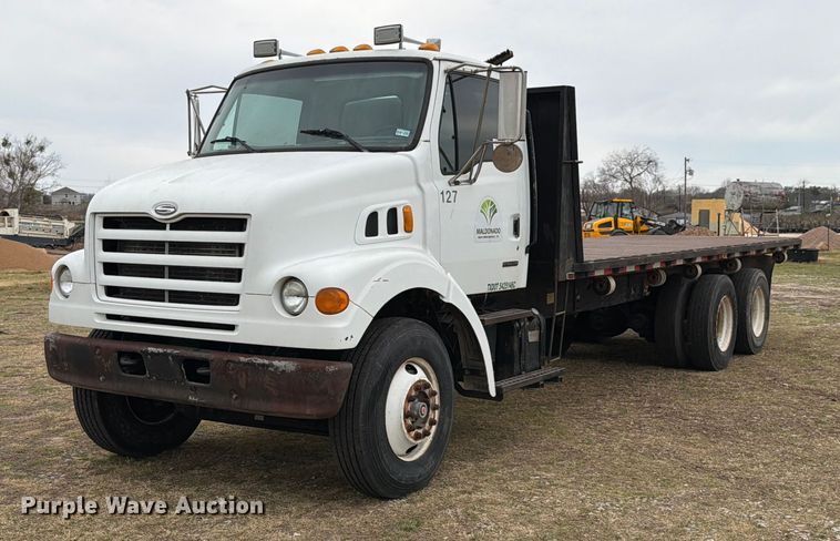 2000 Sterling L-Line flatbed truck - ED5129