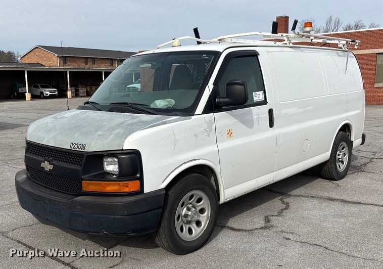 2012 Chevrolet Express 1500 van - EF0999