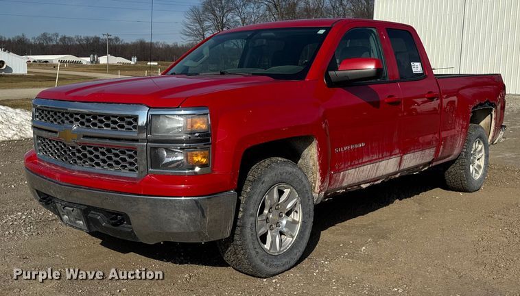 2015 Chevrolet Silverado 1500 Ext. Cab pickup truck - EF2425