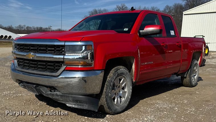 2017 Chevrolet Silverado 1500 Ext. Cab pickup truck - EF2429