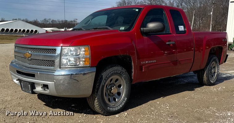 2013 Chevrolet Silverado 1500 Ext. Cab pickup truck - EF2431