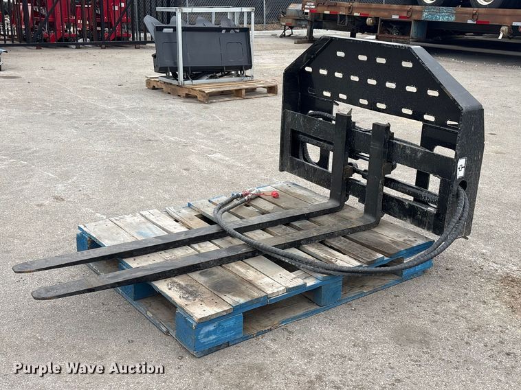 2025 Giyi SF60 skid steer forks - EI5730