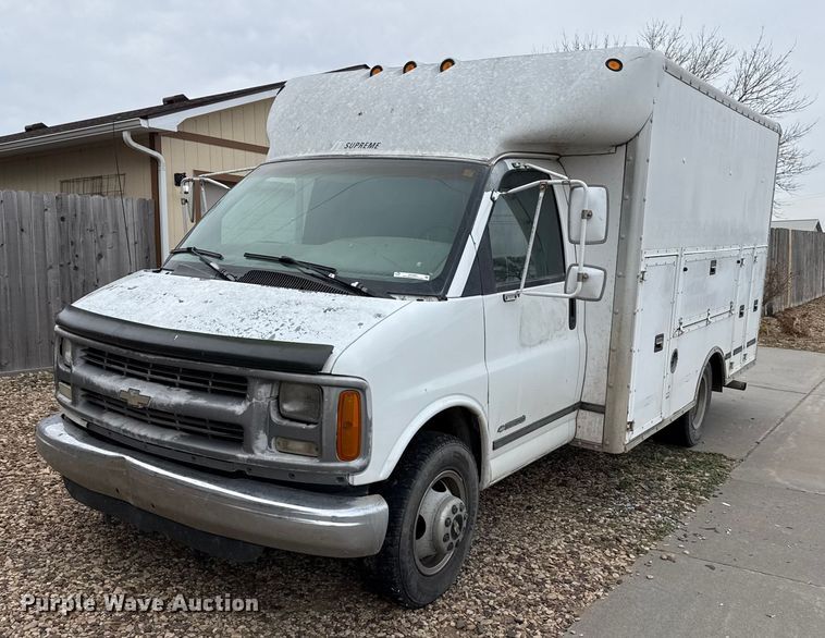 1999 Chevrolet Express G3500 utility van - EP2992