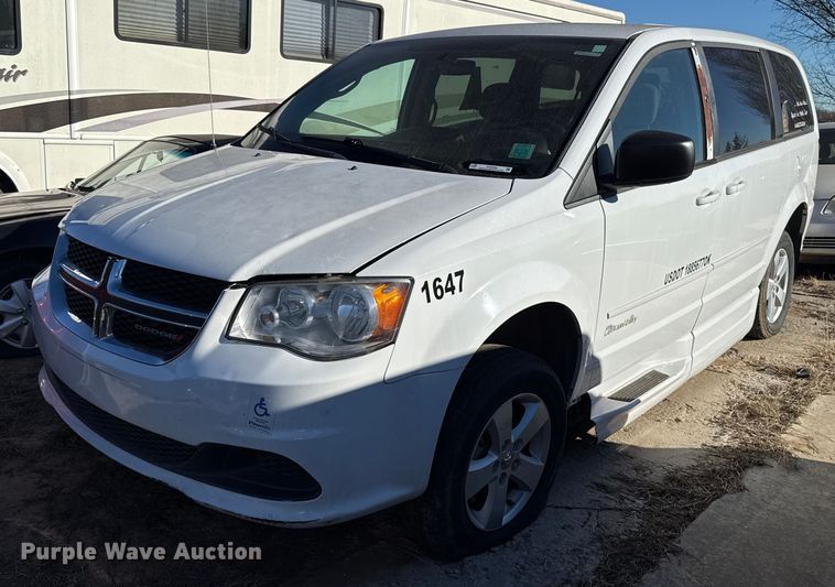 2016 Dodge Grand Caravan handicap accessible van - ES5585
