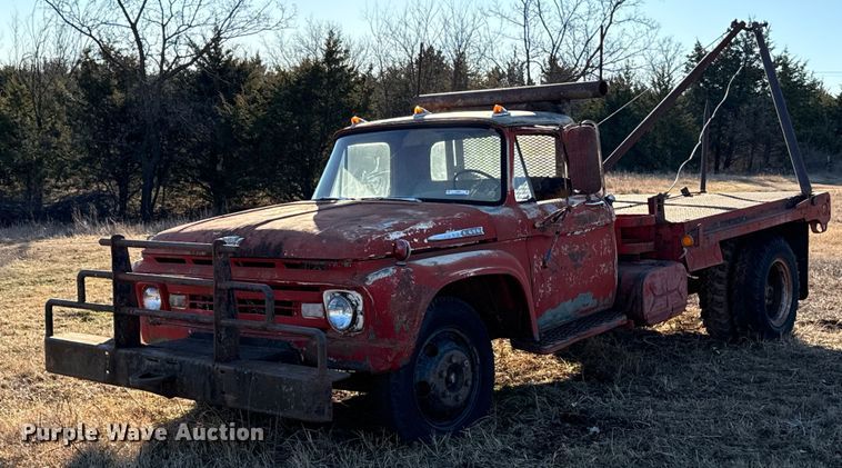 1962 Ford F600 winch truck - ES5664