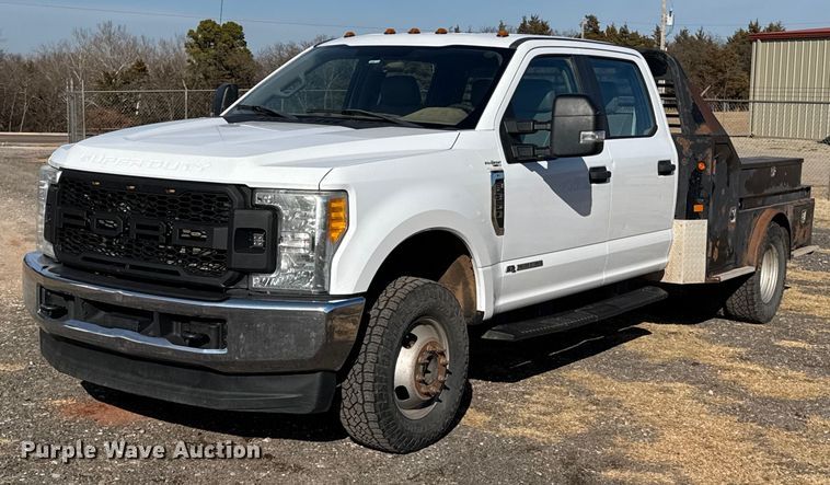 2017 Ford F350 Super Duty Crew Cab bale bed pickup truck - ES5766