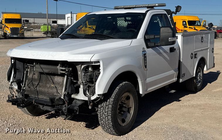 2022 Ford F250 Super Duty utility bed pickup truck - ES5777