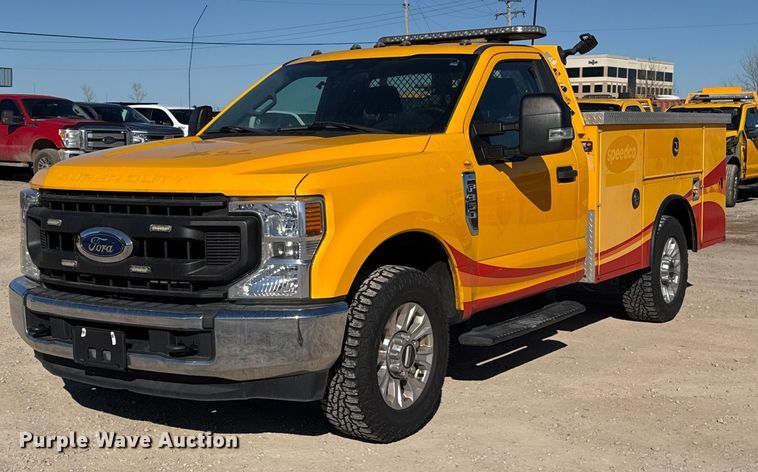 2020 Ford F350 Super Duty utility bed pickup truck - ES5780