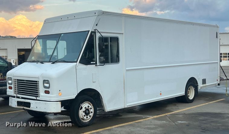 2015 Freightliner MT45 delivery truck - ET6935