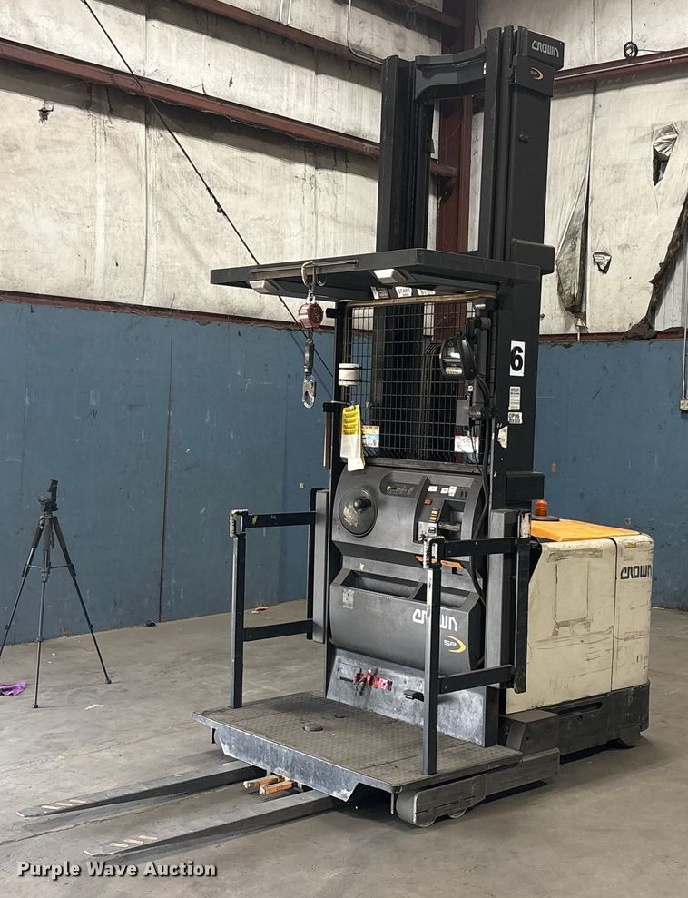 2016 Crown SP4050-30 order picker - EU0272