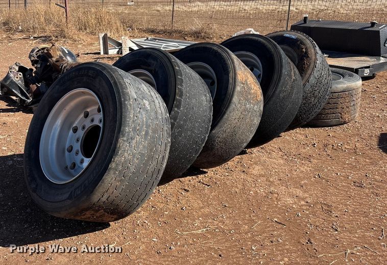 (6) 445/50R22.5 tires and wheels - EU4864