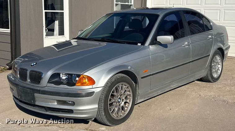 2000 BMW 328i  - EV2660