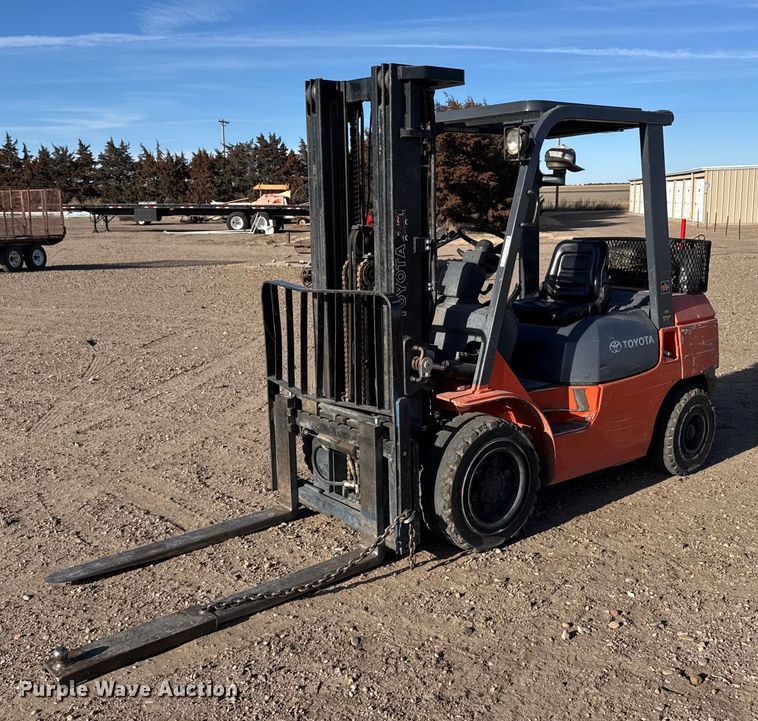 Toyota 7FGU30 forklift - FB0623