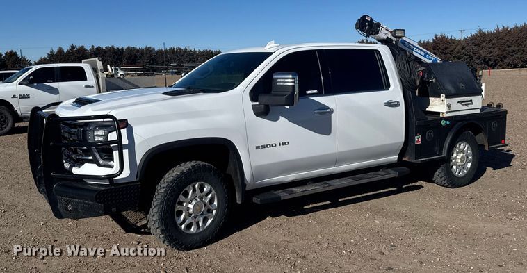 2024 Chevrolet Silverado 2500HD Crew Cab flatbed pickup truck - FB0631