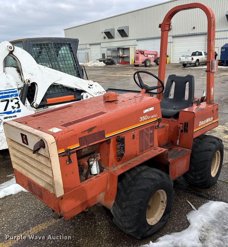 Ditch witch 350SX cable plow - FB0687