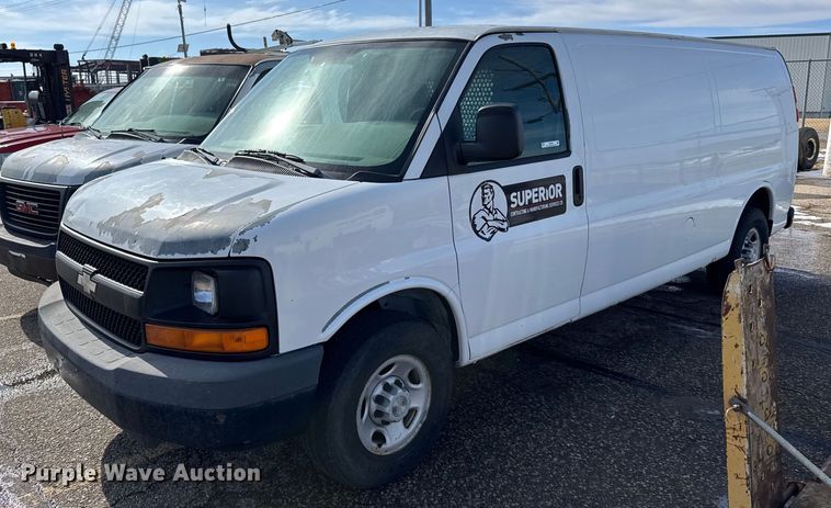 2009 Chevrolet Express 2500 van - FB0690