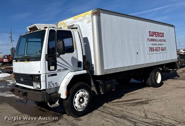 1989 Ford CF7000 box truck - FB0700