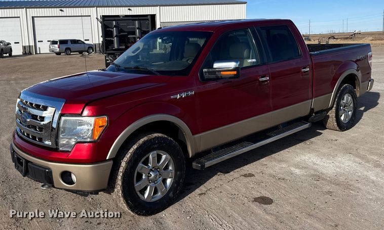 2013 Ford F150 Crew Cab pickup truck - FB0742