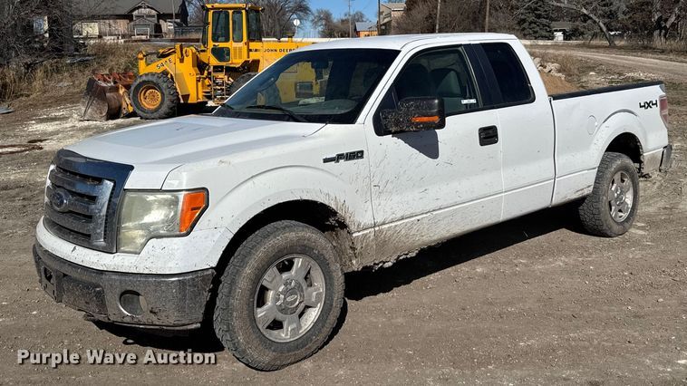 2011 Ford F150 Ext. Cab pickup truck - FB0747