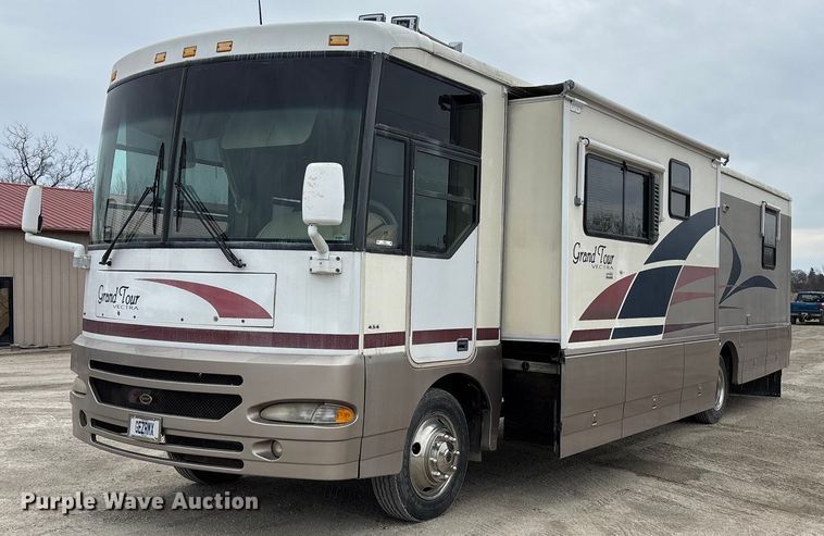 1998 Winnebago Grand Tour Vectra RV - FB3521
