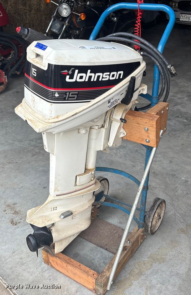 1990 Johnson 15  boat motor - FB3525