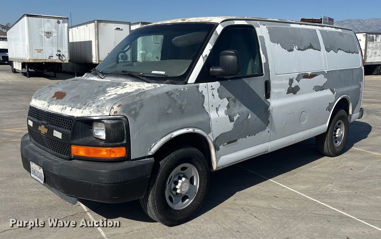 2006 Chevrolet Express 2500 van - FB5483