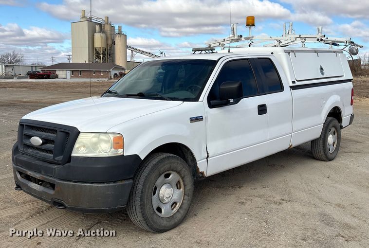 2006 Ford F150 XL Ext. Cab pickup truck - FG2646