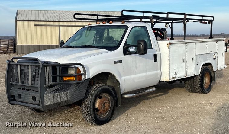 2007 Ford F350 utility bed pickup truck - FO3522