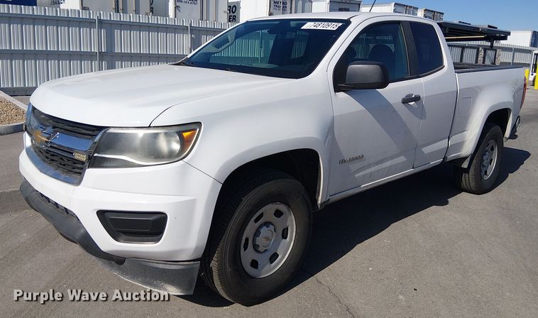 2017 Chevrolet Colorado Ext. Cab pickup truck - YA2123