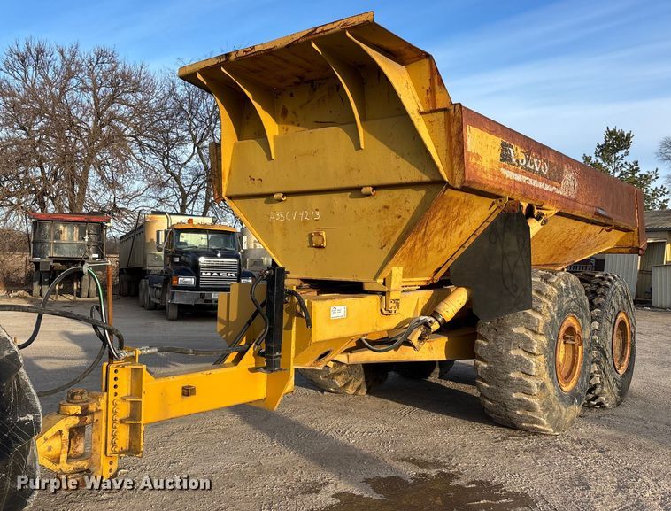 Volvo end dump trailer - DW7457