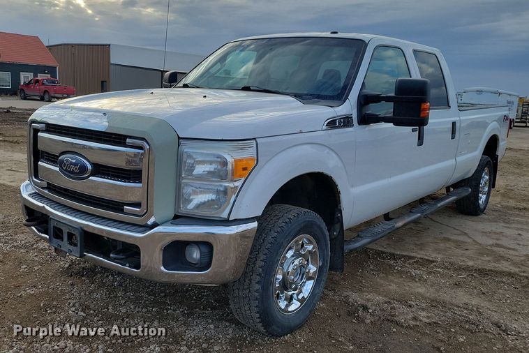 2012 Ford F350 Super Duty XLT Crew Cab pickup truck - EA2840