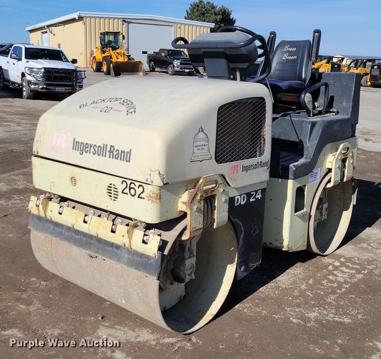 2001 Ingersoll Rand DD24 double drum vibratory roller - EA2863
