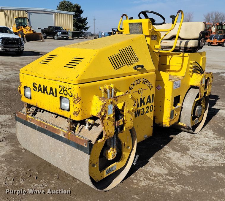 Sakai SW320 double drum vibratory roller - EA2865